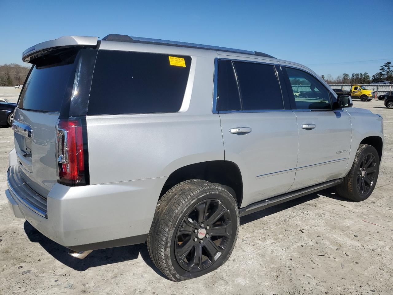 2017 GMC Yukon - Image 3