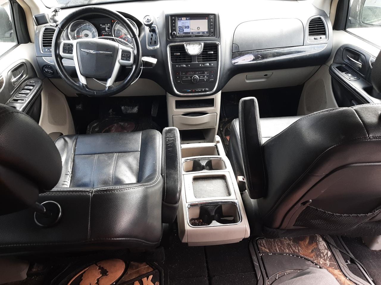 2012 Chrysler Town & Country - Image 8