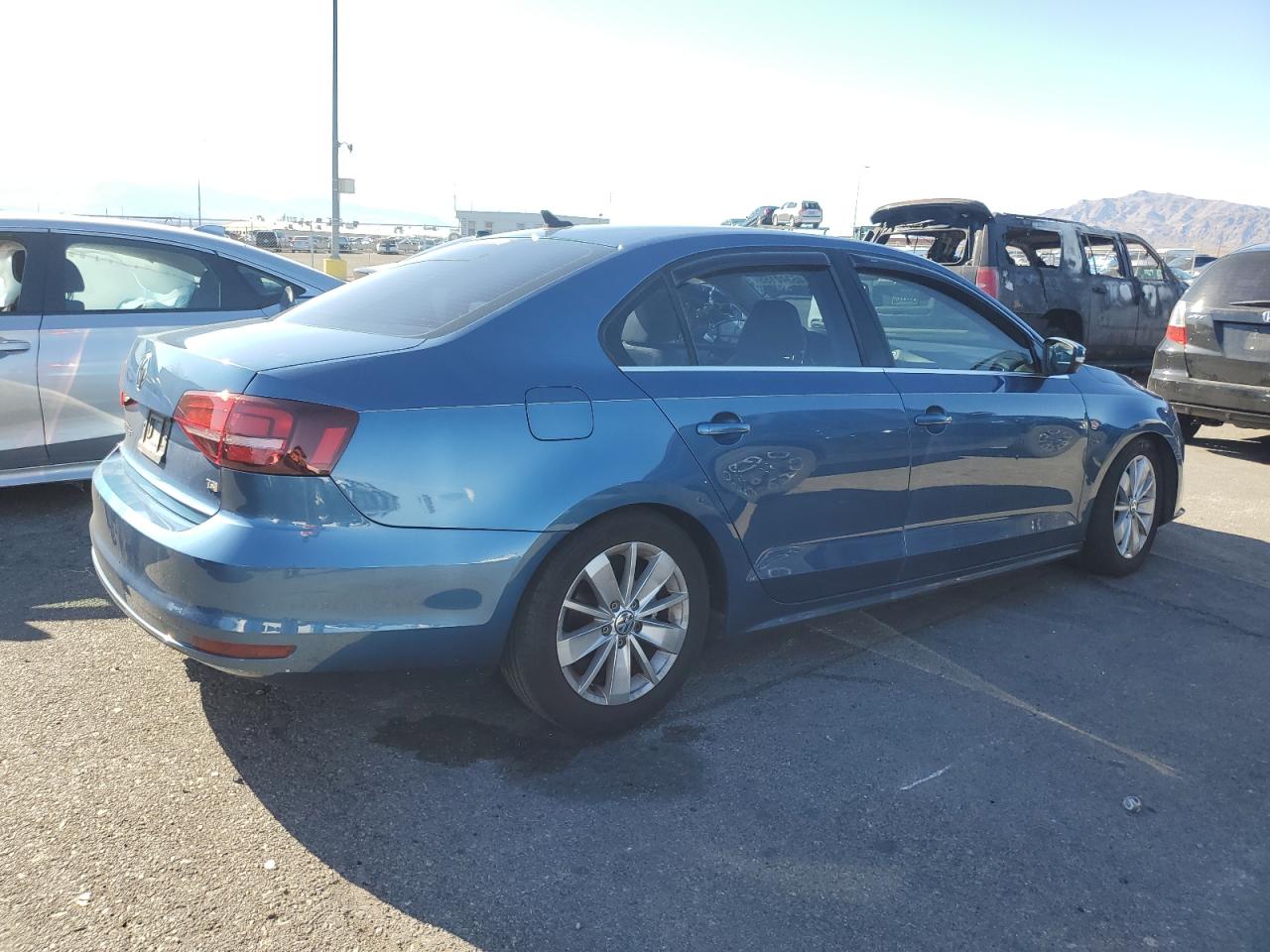 2016 Volkswagen Jetta - Image 3