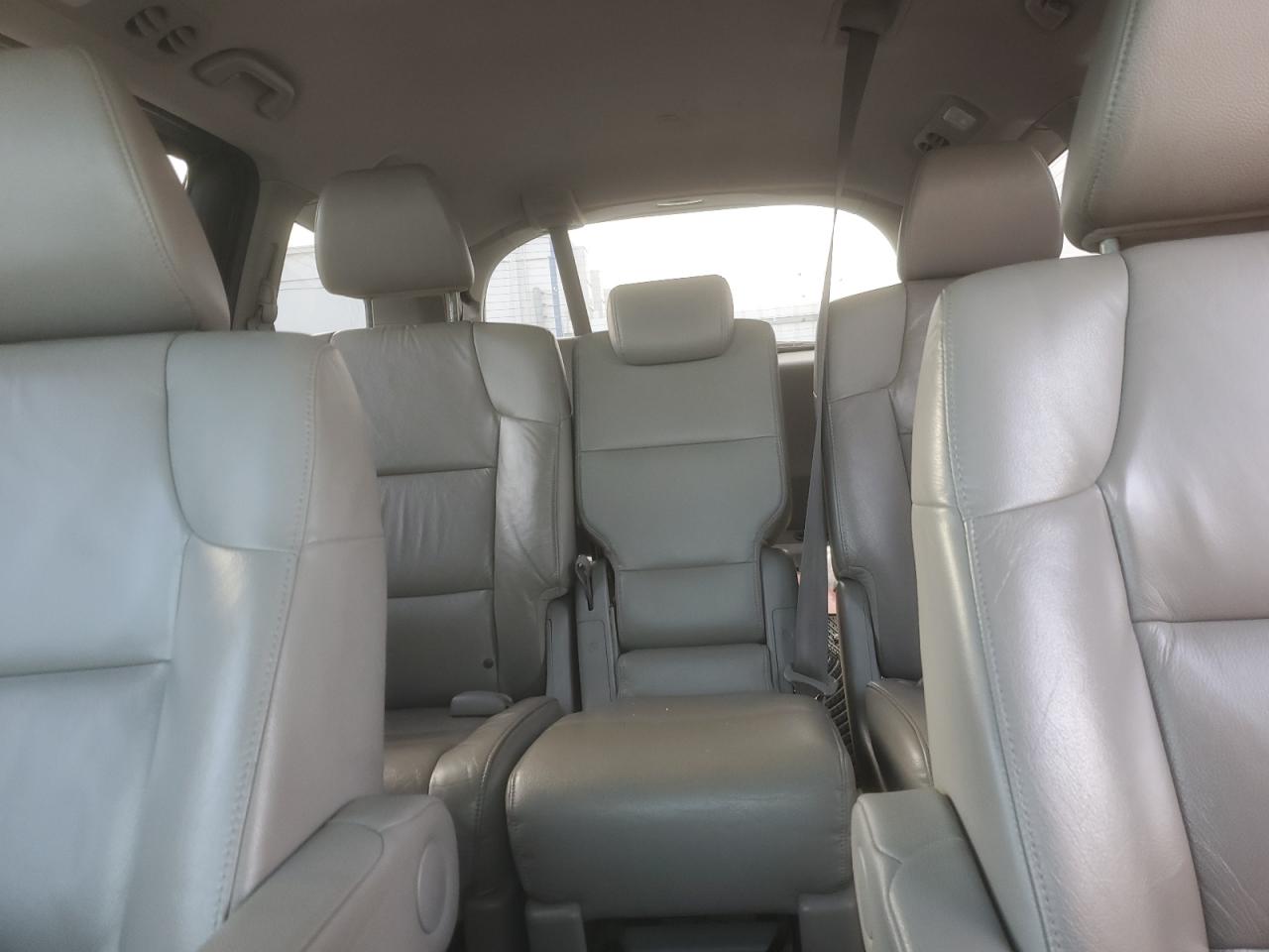 2011 Honda Odyssey - Image 10