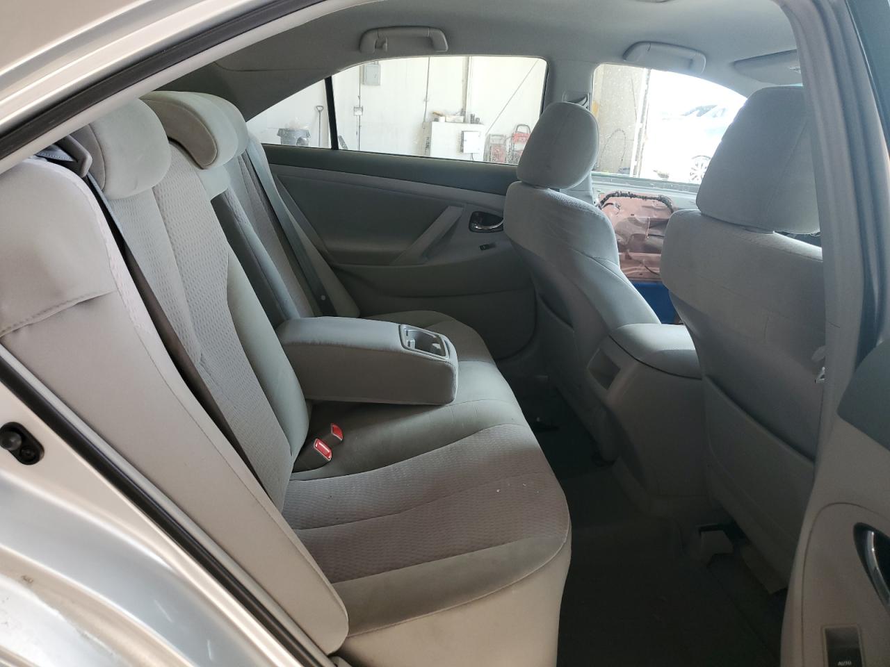 2011 Toyota Camry - Image 10