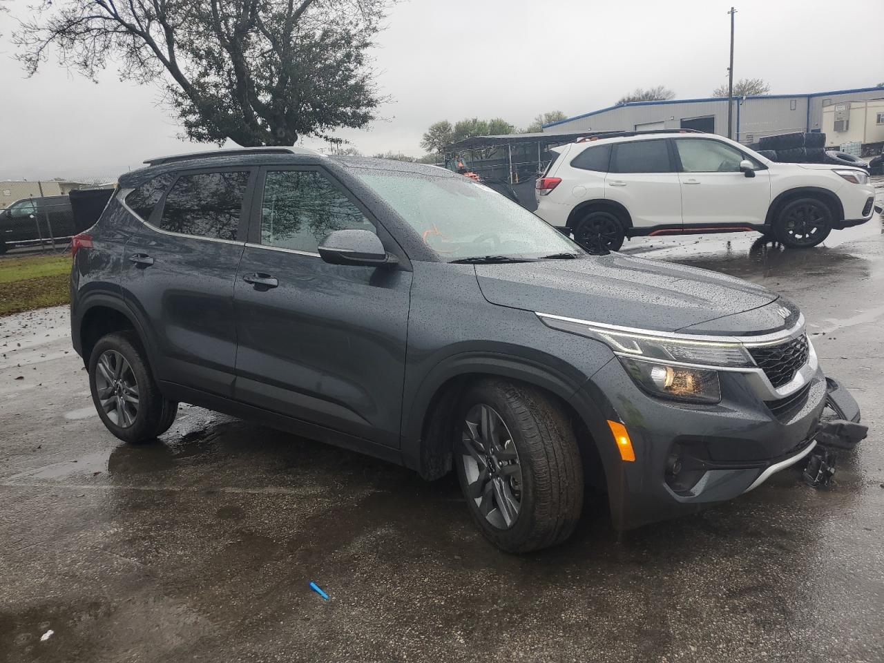 2023 Kia Seltos - Image 4