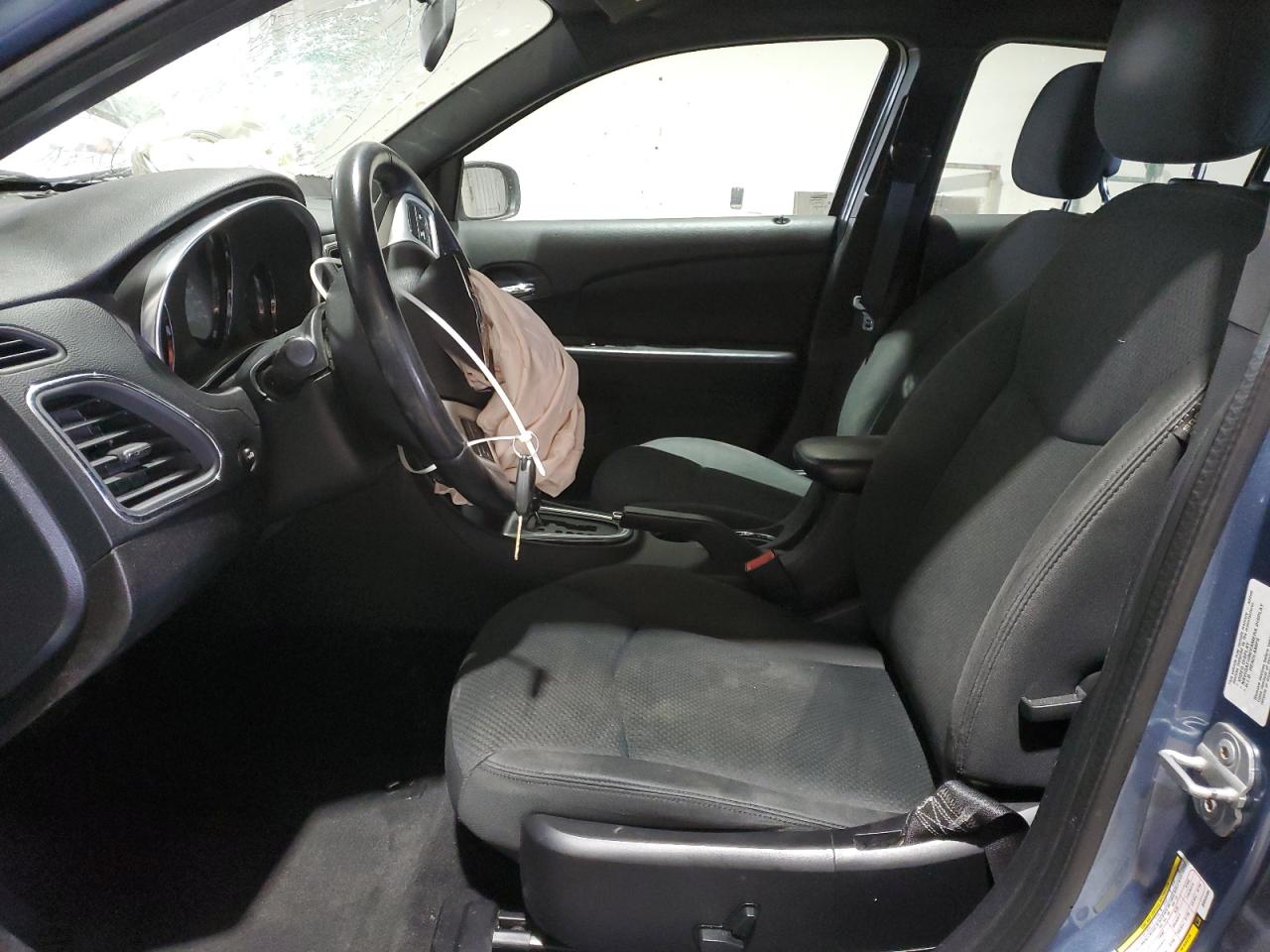 2011 Chrysler 200 - Image 7
