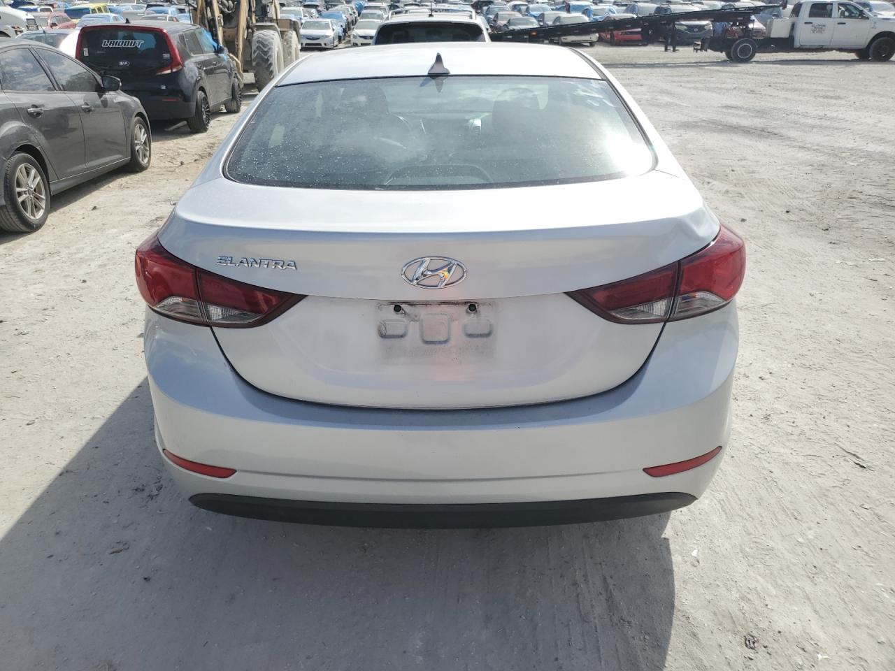 2015 Hyundai Elantra - Image 6