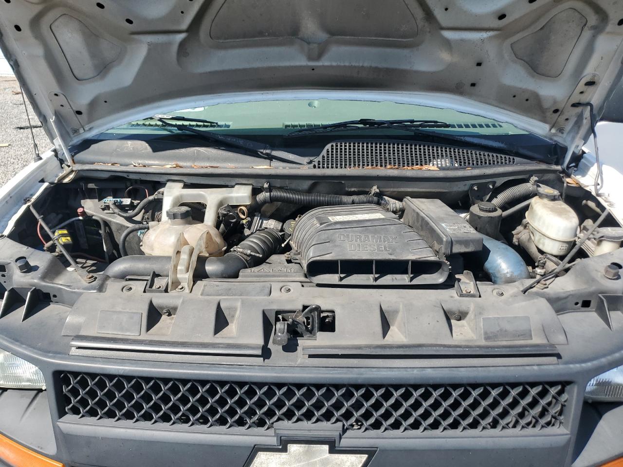 2008 Chevrolet Express - Image 12