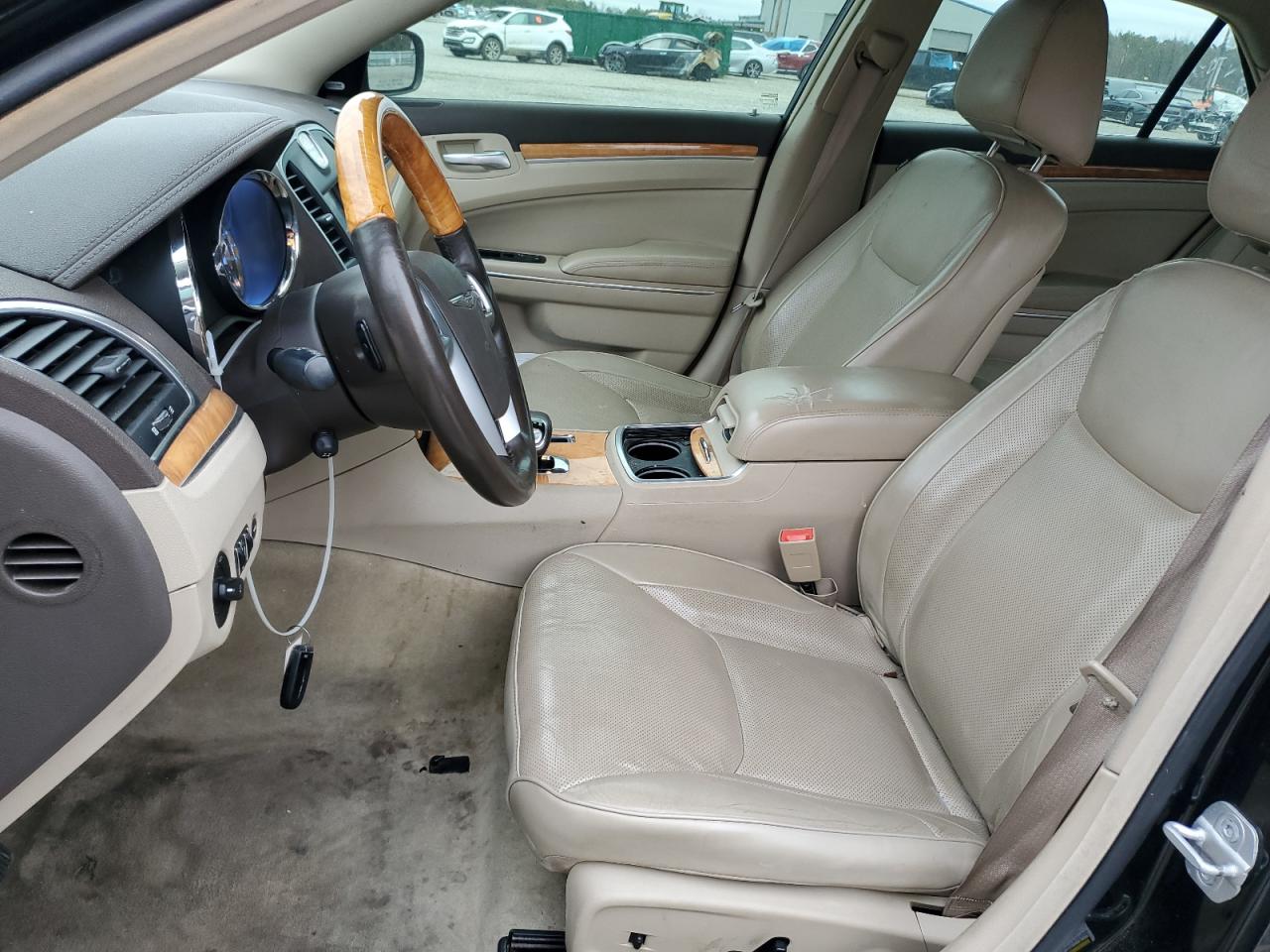 2012 Chrysler 300 - Image 7