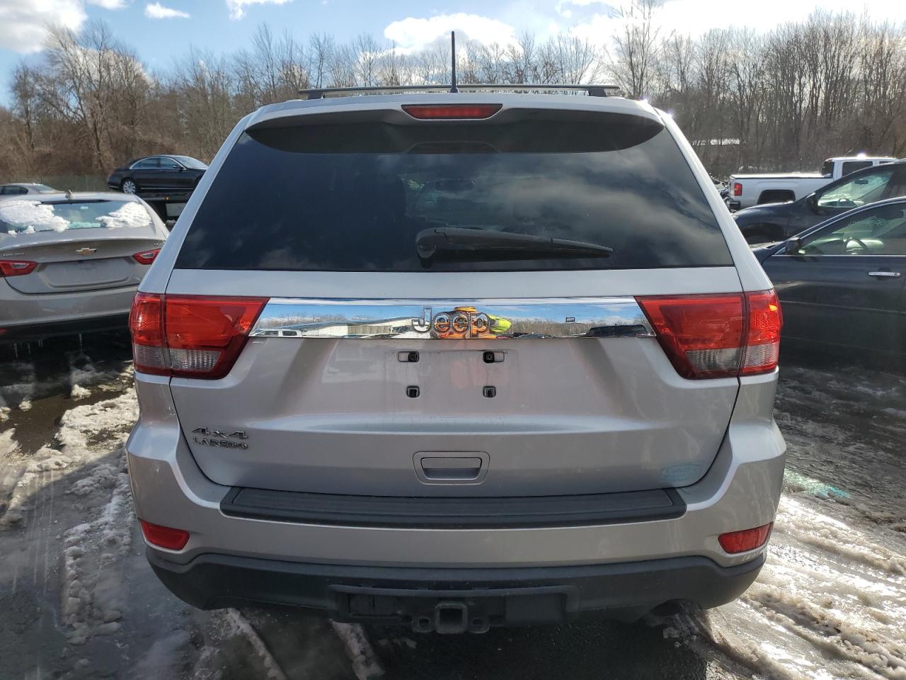 2012 Jeep Grand Cherokee - Image 6