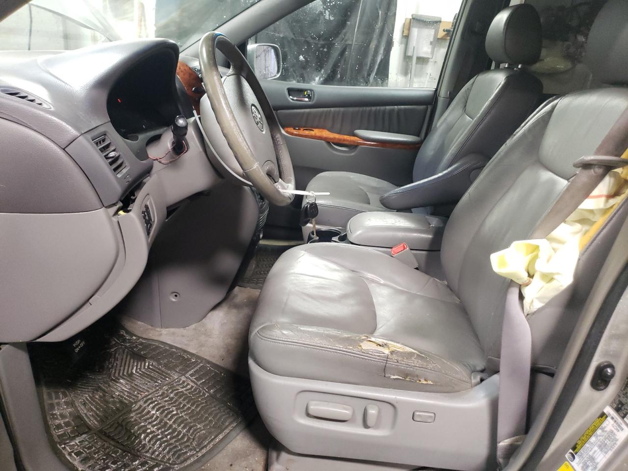 2006 Toyota Sienna - Image 7