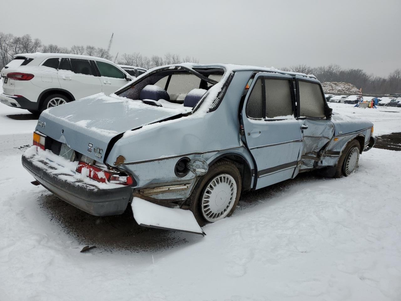 1991 Saab 900 - Image 3
