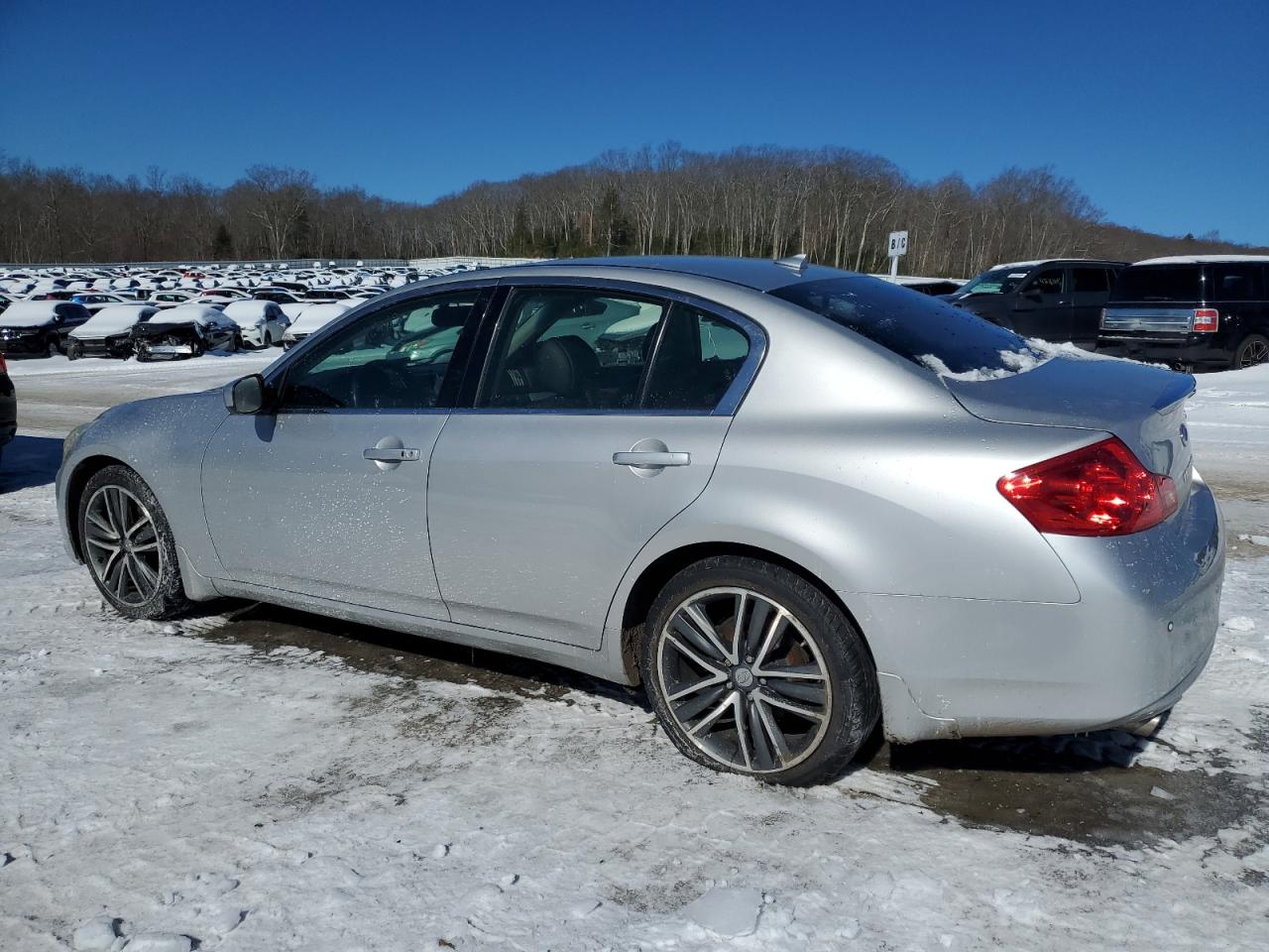 2011 Infiniti G - Image 2