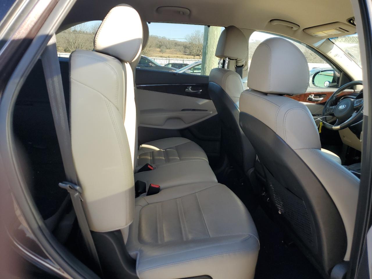 2018 Kia Sorento - Image 11