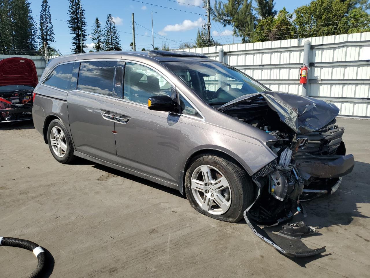 2012 Honda Odyssey - Image 4