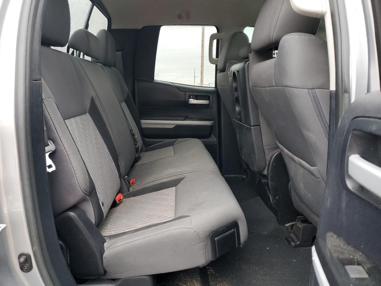 2015 Toyota Tundra - Image 10