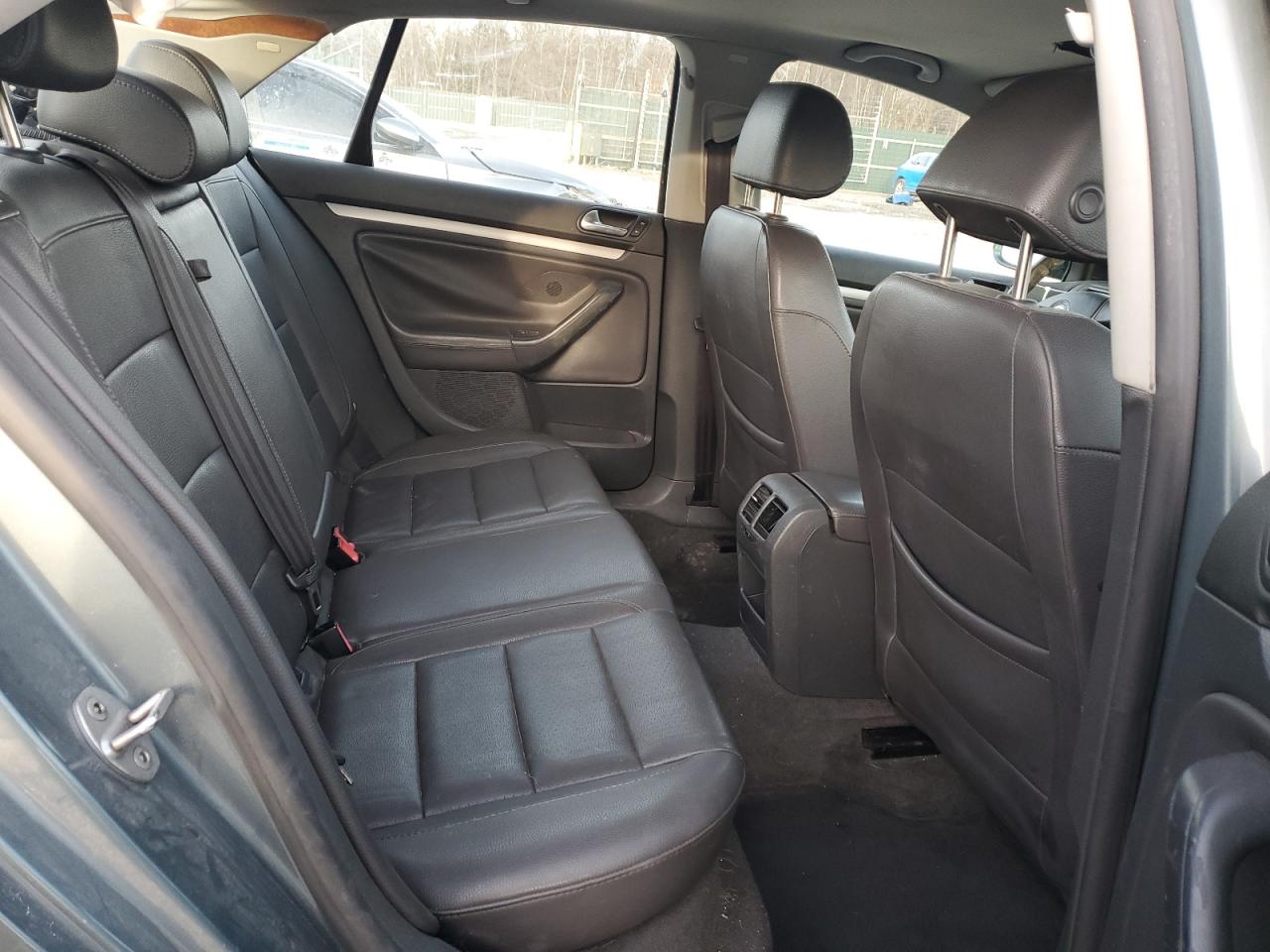 2006 Volkswagen Jetta - Image 10