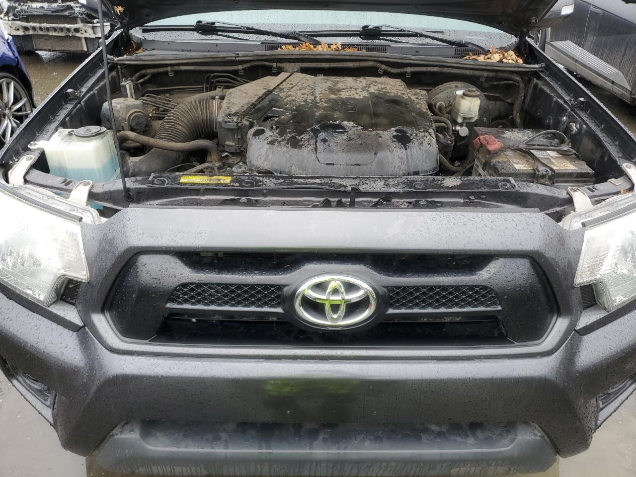 2015 Toyota Tacoma - Image 11