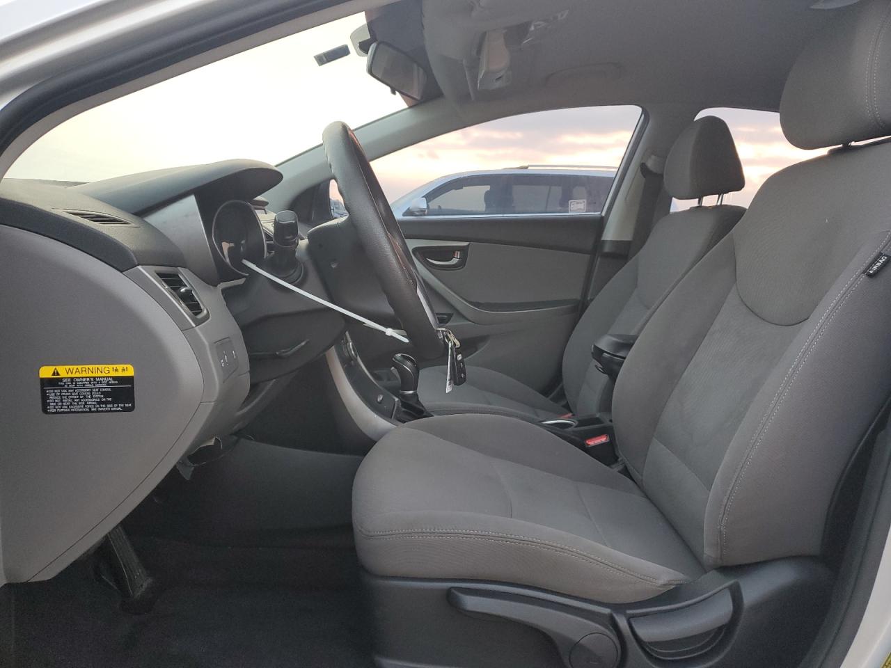 2016 Hyundai Elantra - Image 7