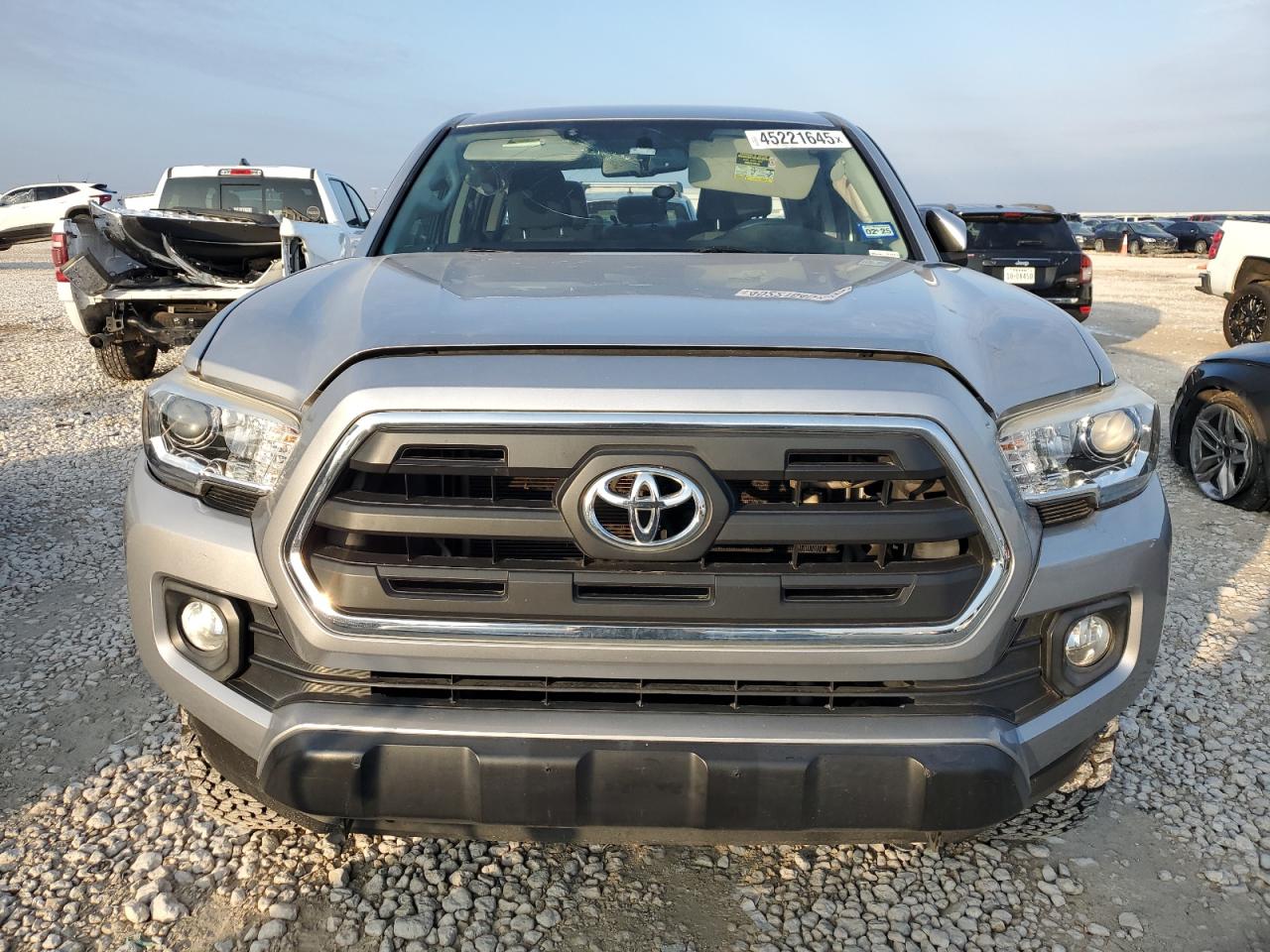 2017 Toyota Tacoma - Image 5