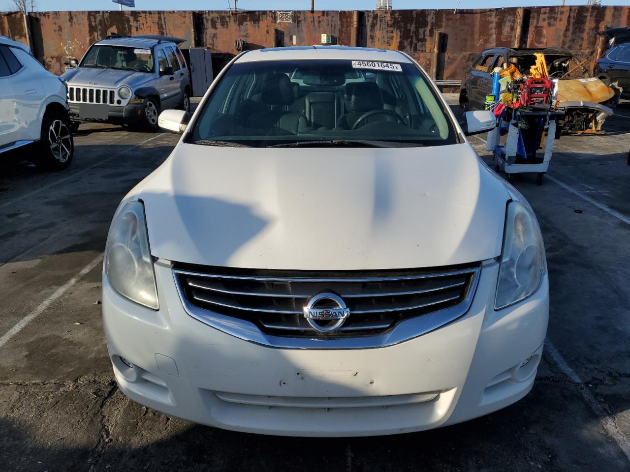 2010 Nissan Altima - Image 5