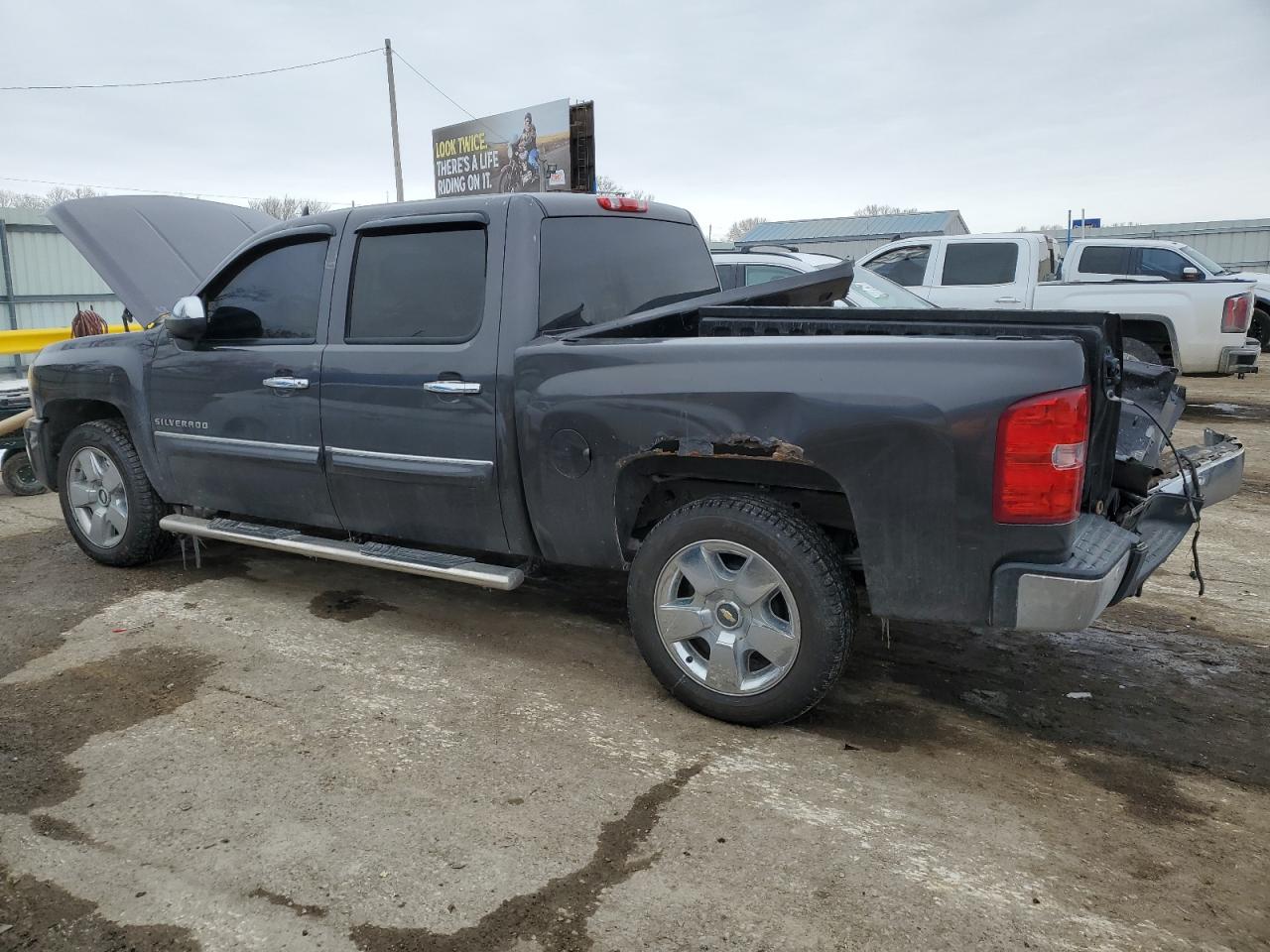 2010 Chevrolet Silverado - Image 2