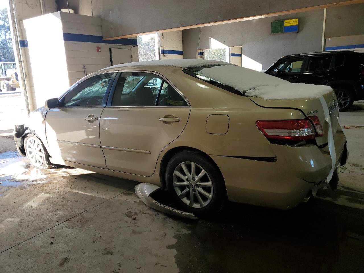 2011 Toyota Camry - Image 2