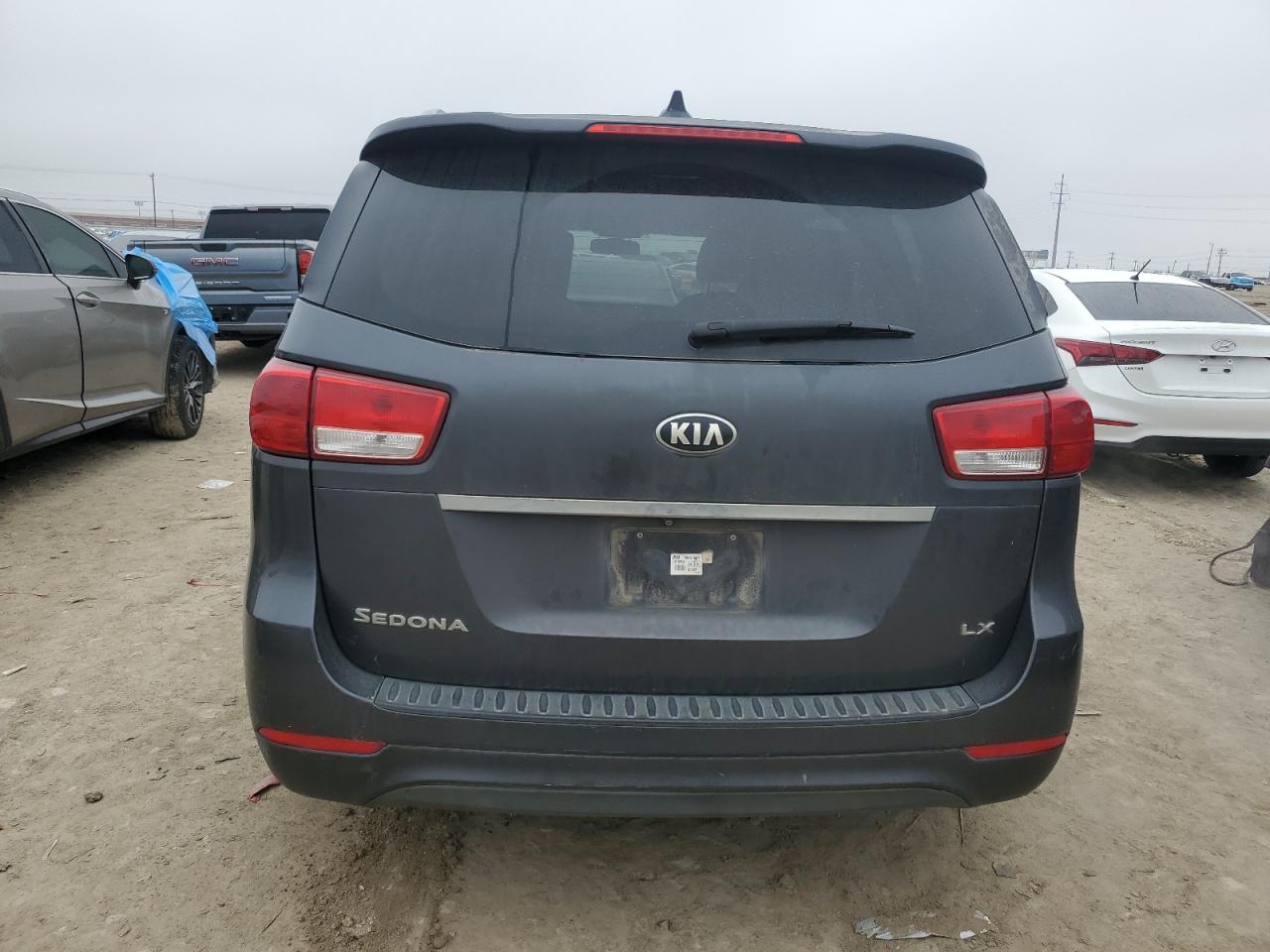 2015 Kia Sedona - Image 6