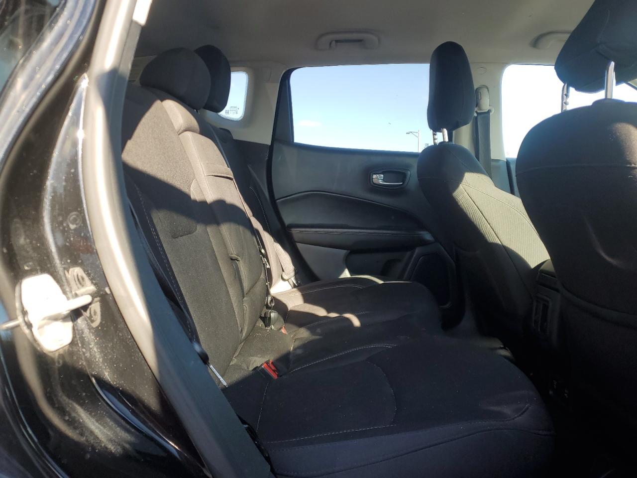 2019 Jeep Compass - Image 11