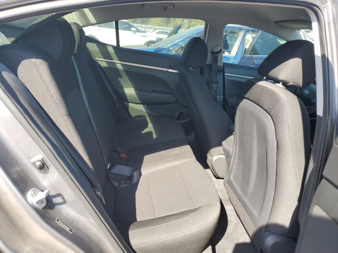 2019 Hyundai Elantra - Image 10
