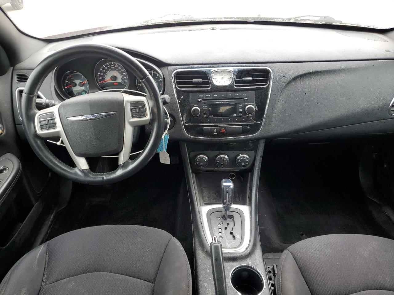 2013 Chrysler 200 - Image 8