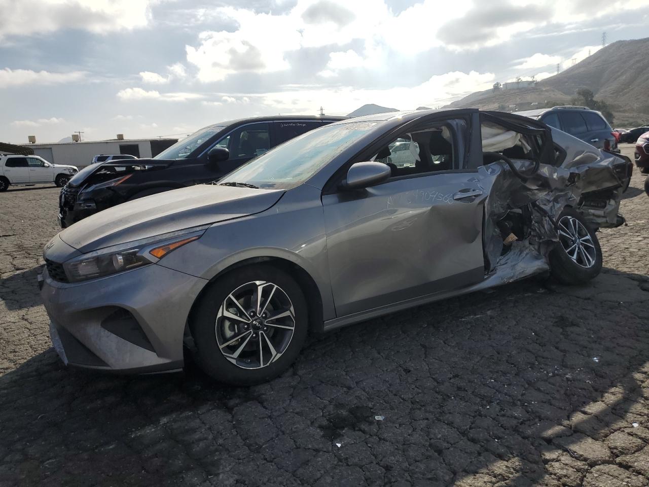 2024 Kia Forte Lx for Sale in Colton, CA - Side
