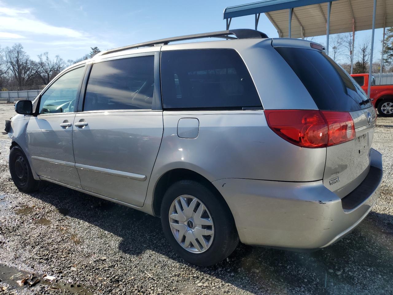 2008 Toyota Sienna - Image 2