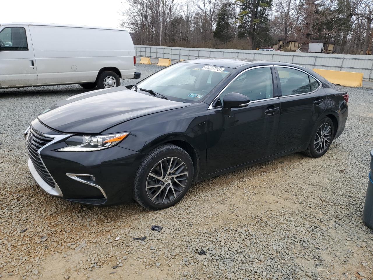 2016 Lexus ES - Image 1