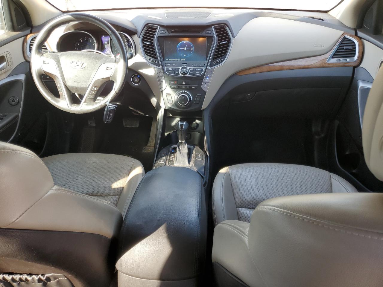 2015 Hyundai Santa Fe - Image 8