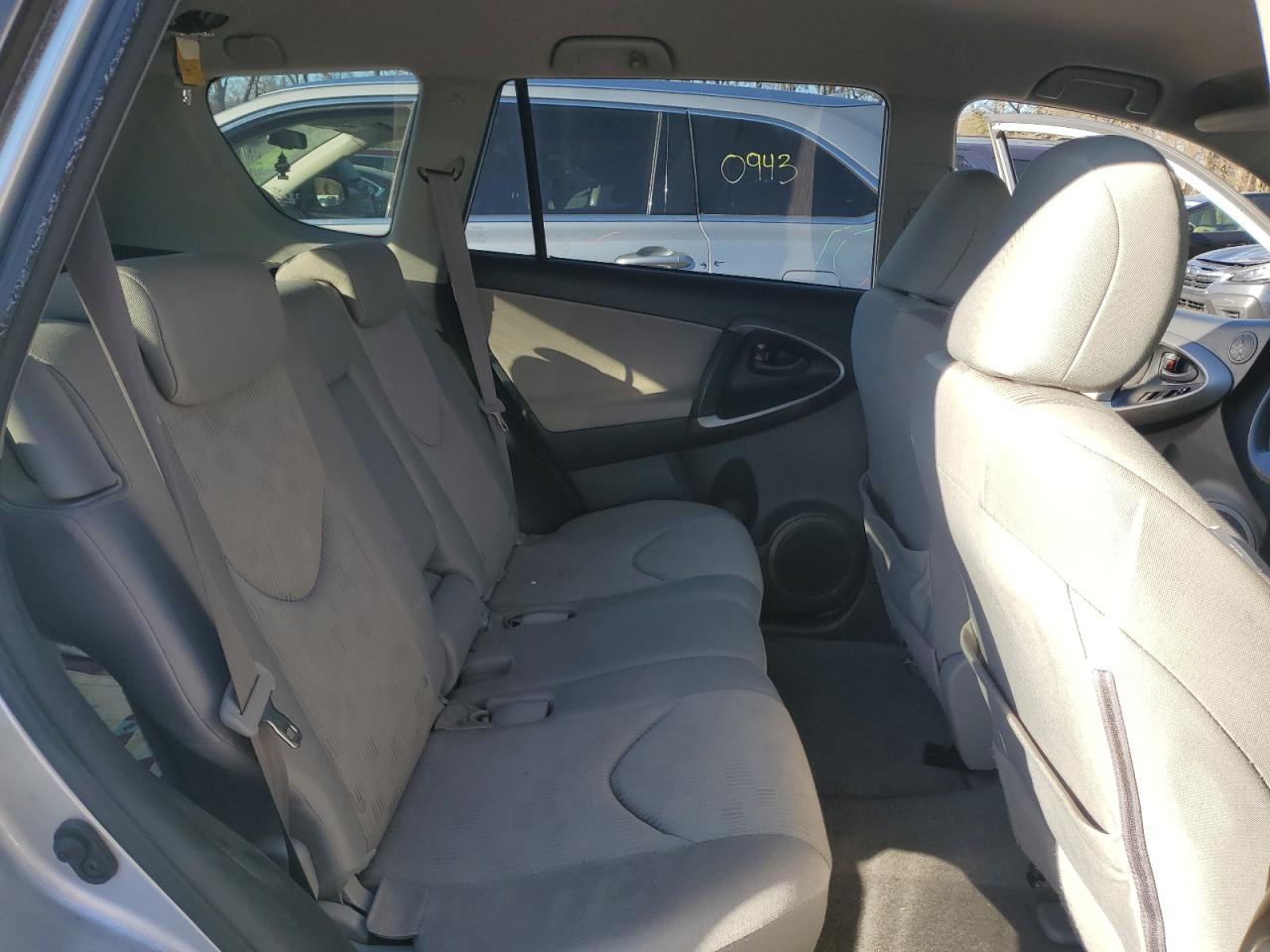 2010 Toyota RAV 4 - Image 12