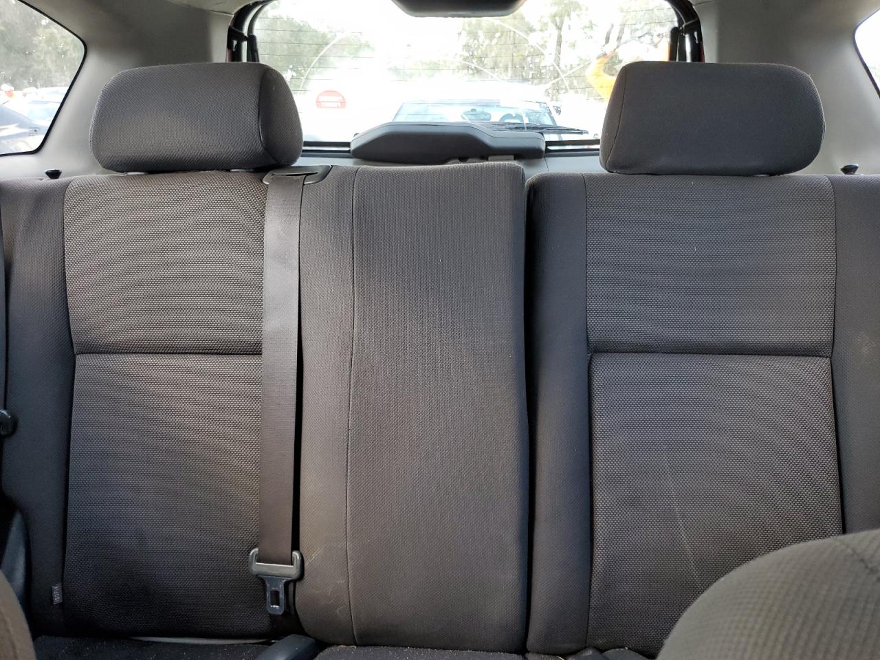 2004 Pontiac Vibe - Image 10