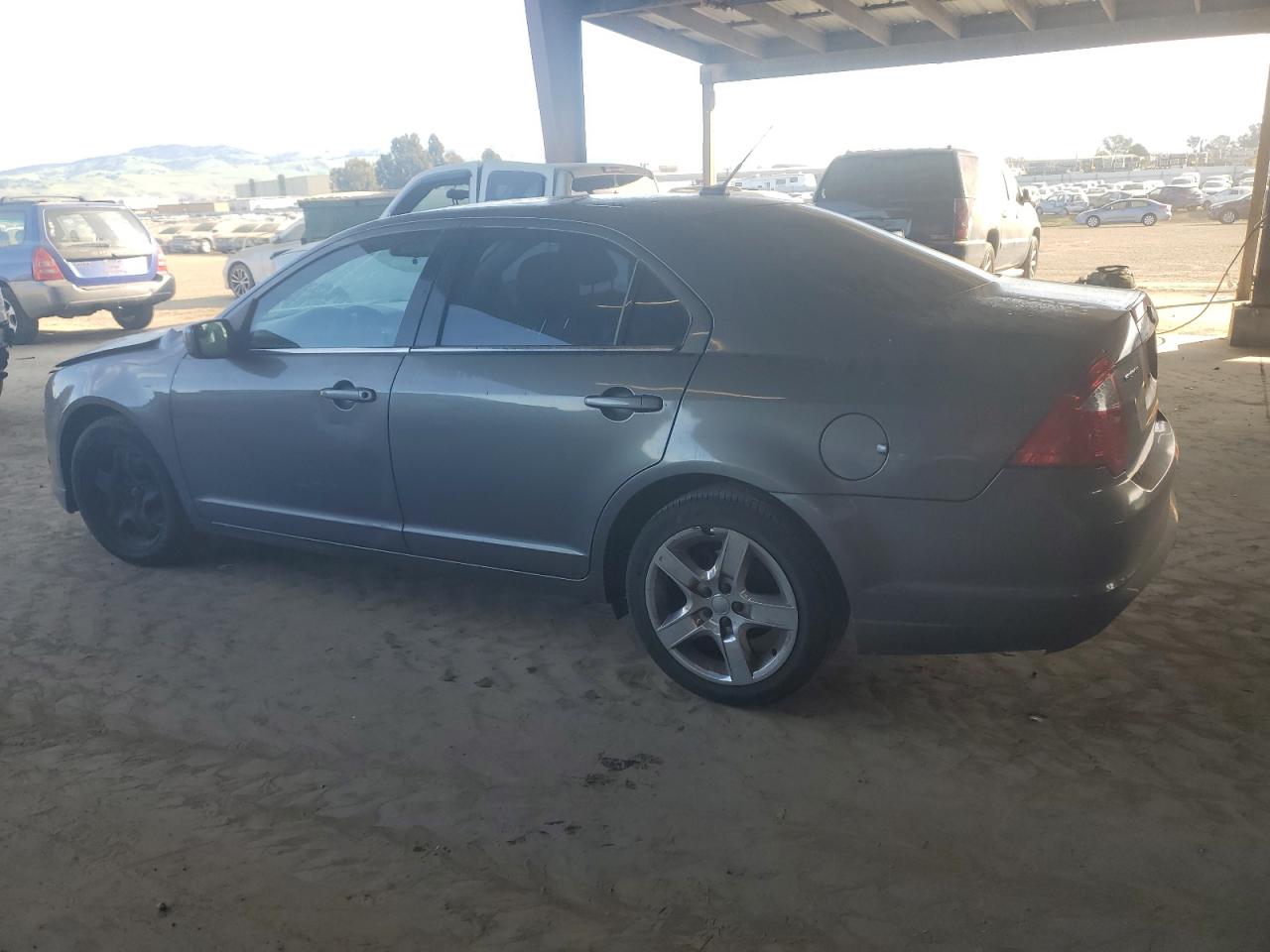 2011 Ford Fusion - Image 2