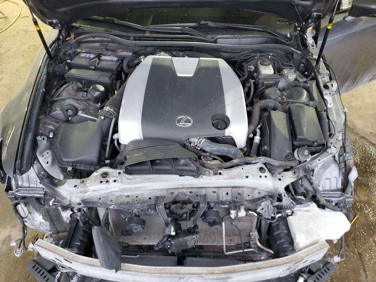 2016 Lexus IS - Image 11