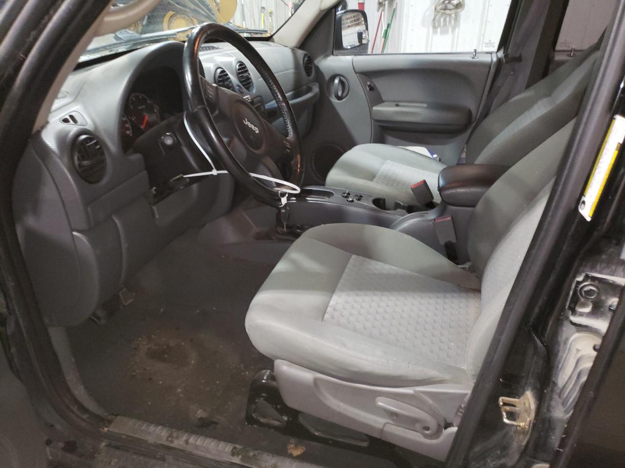 2005 Jeep Liberty (North America) - Image 7