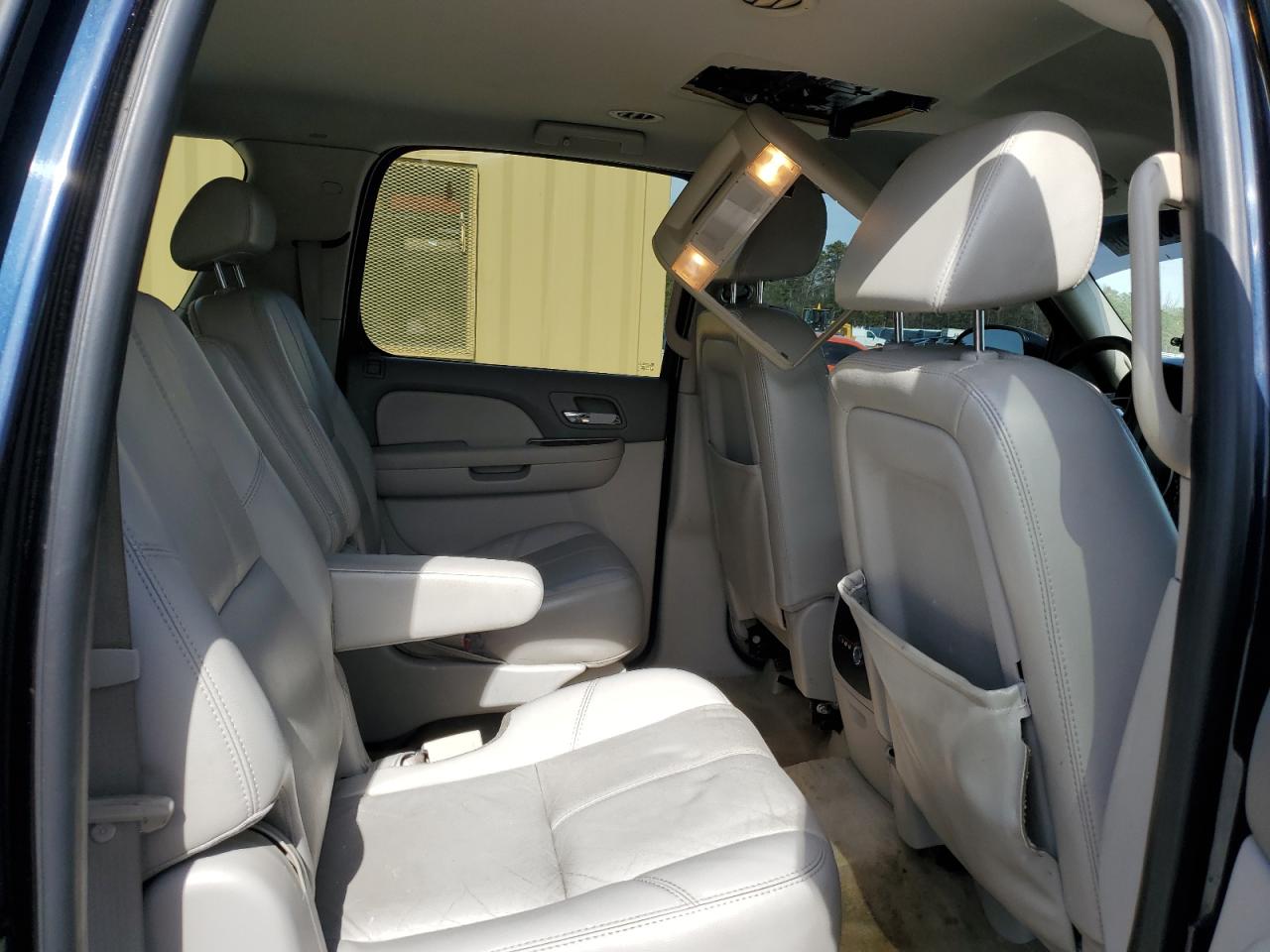 2007 GMC Yukon - Image 11