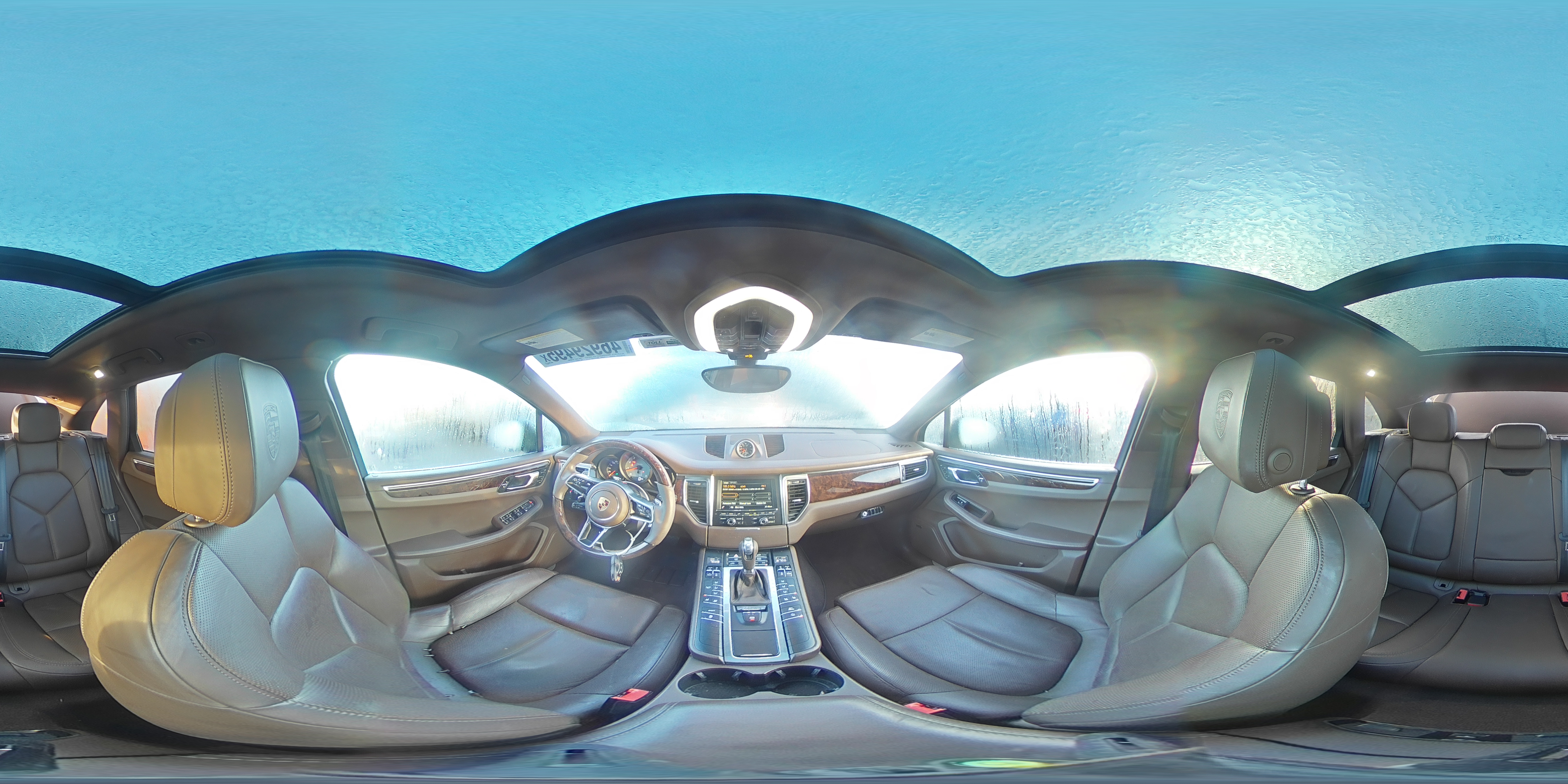 2016 Porsche Macan - Image 14