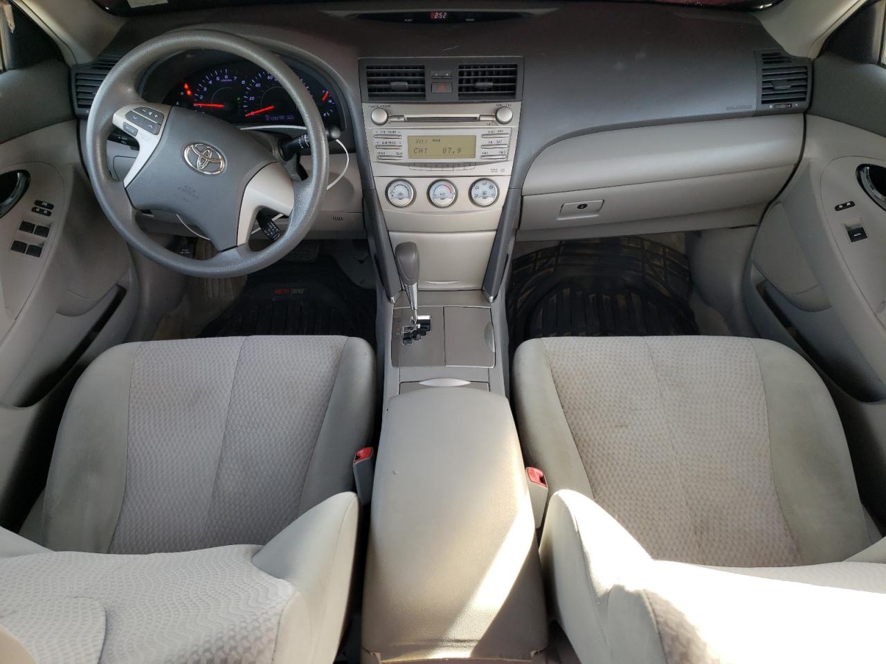 2011 Toyota Camry - Image 8