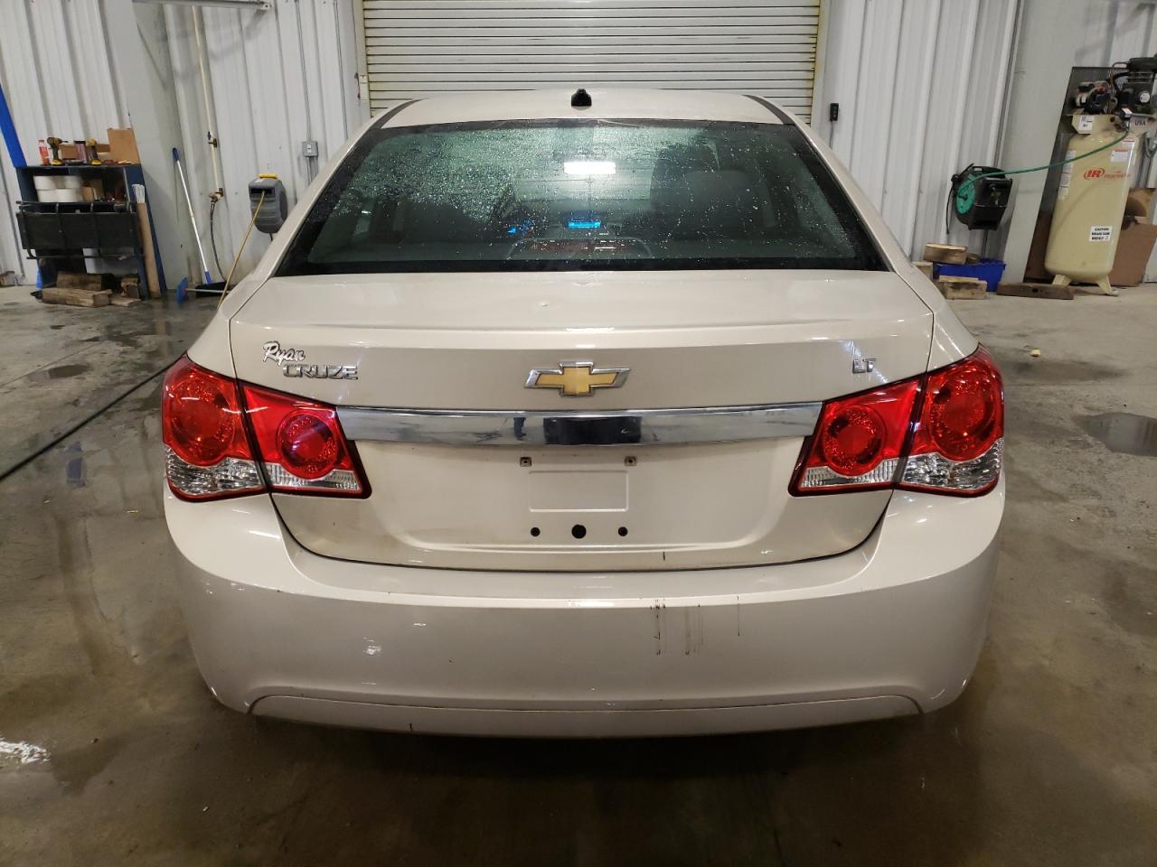 2011 Chevrolet Cruze - Image 6