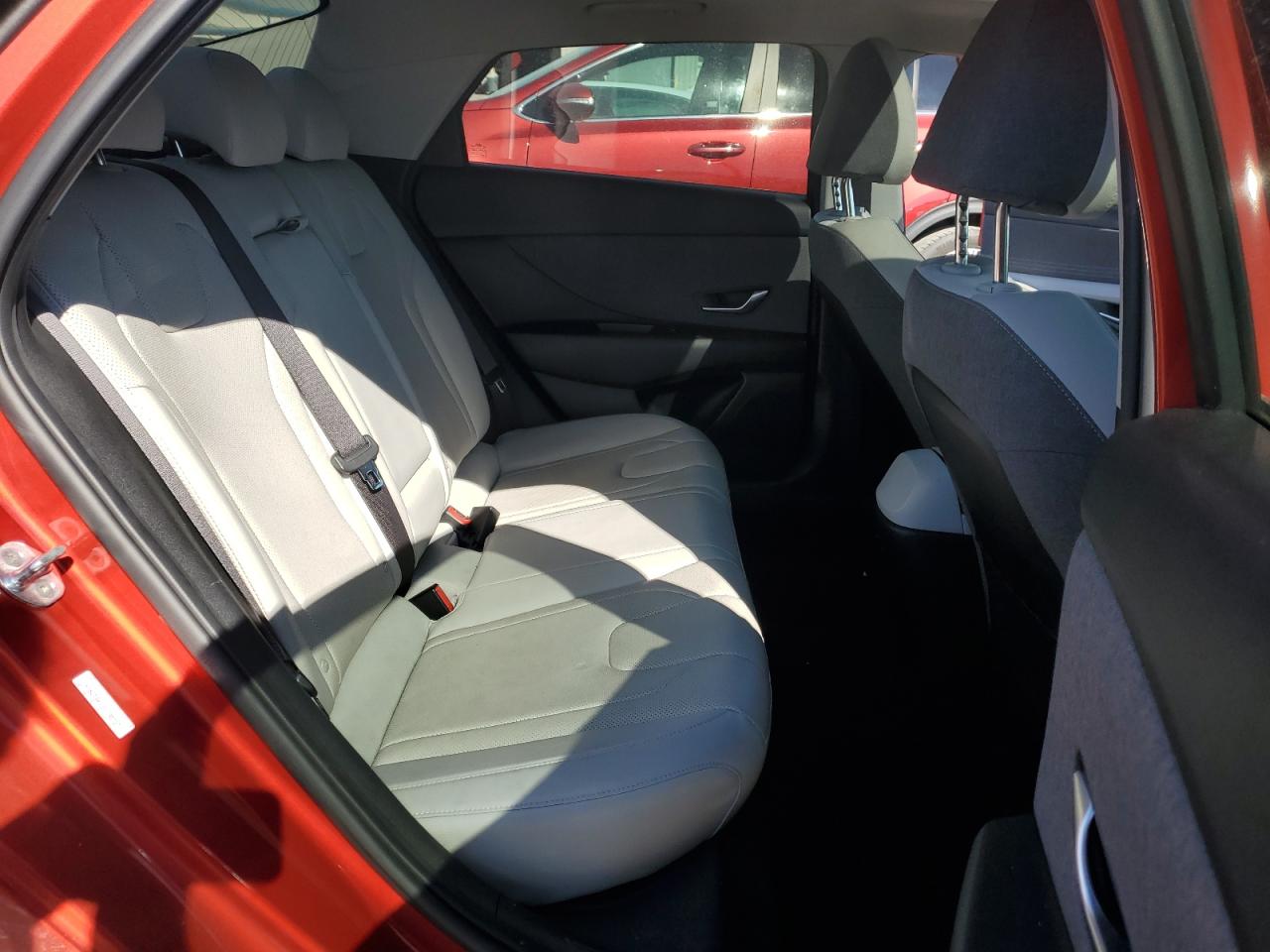 2021 Hyundai Elantra - Image 10