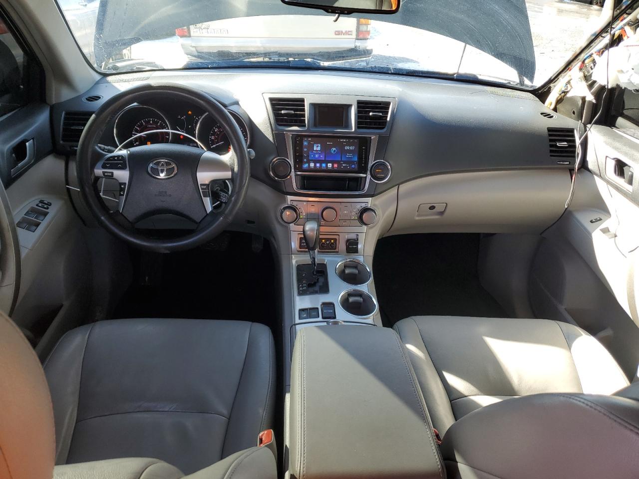 2013 Toyota Highlander - Image 8