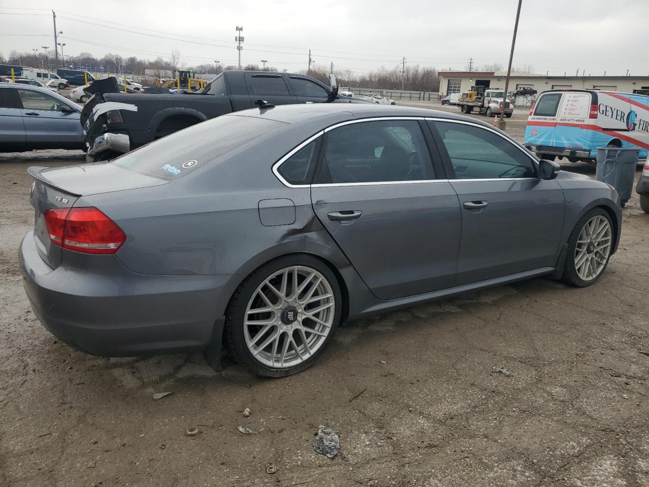 2014 Volkswagen Passat - Image 3