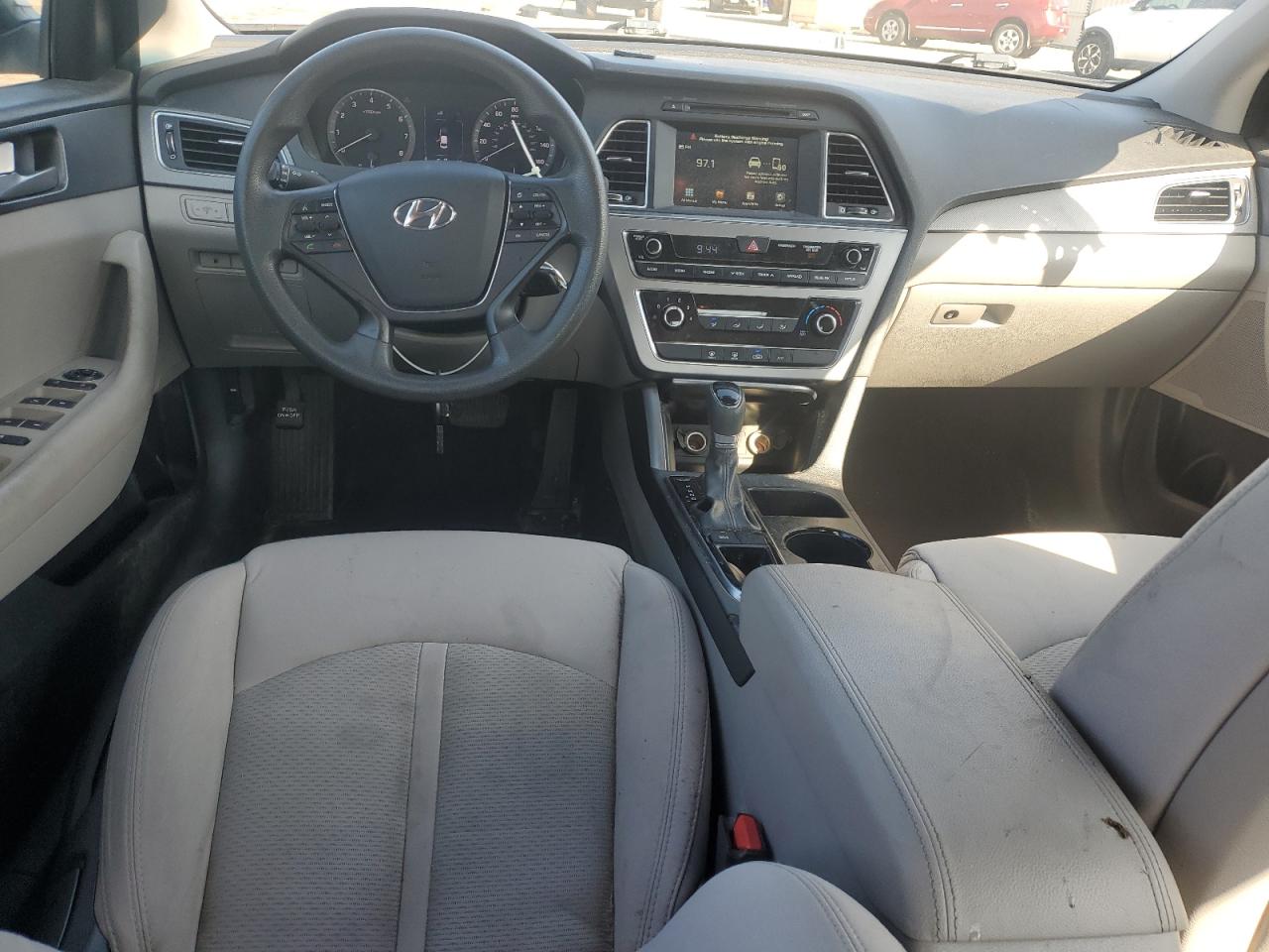 2016 Hyundai Sonata - Image 8