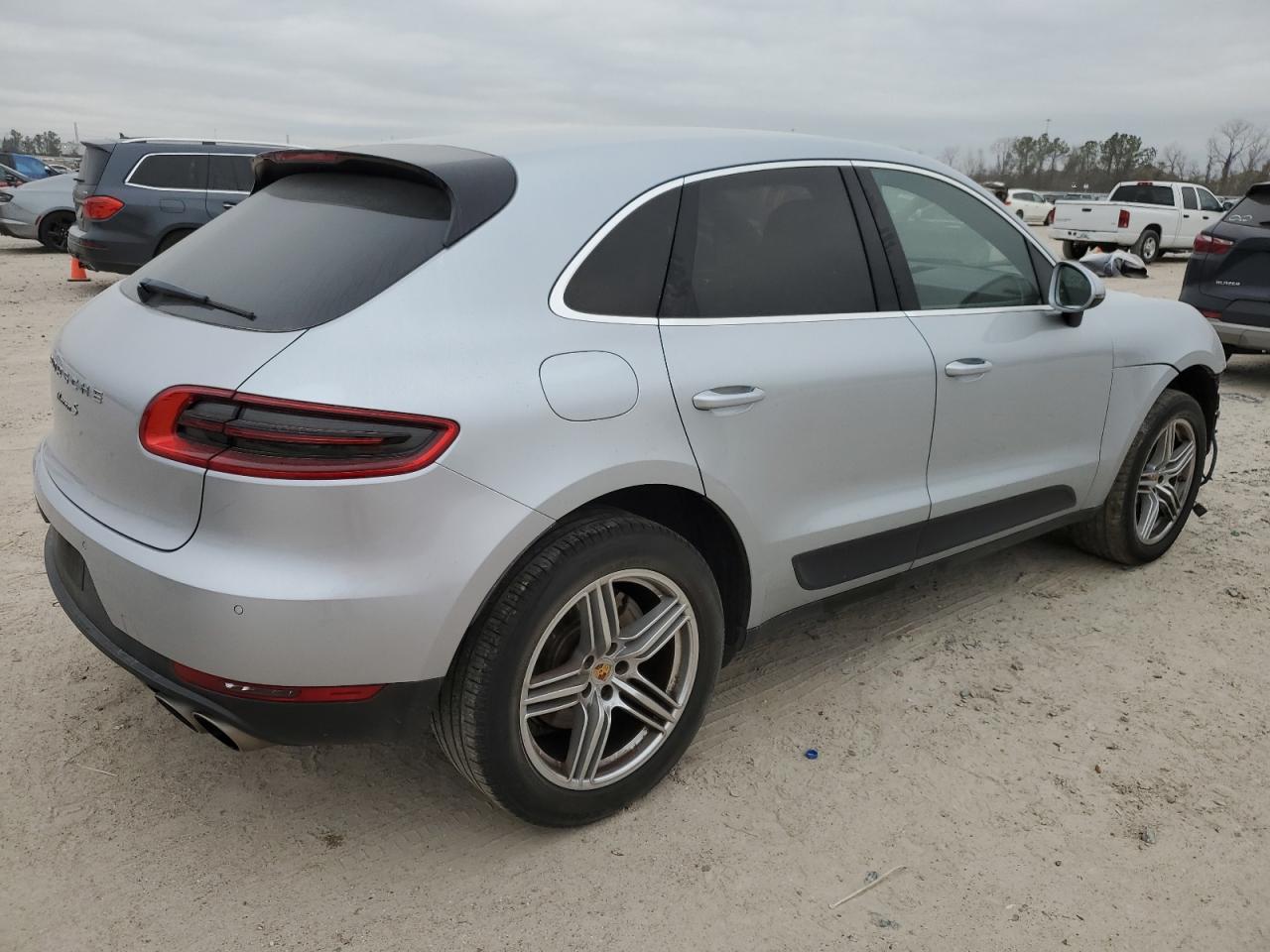 2016 Porsche Macan - Image 3