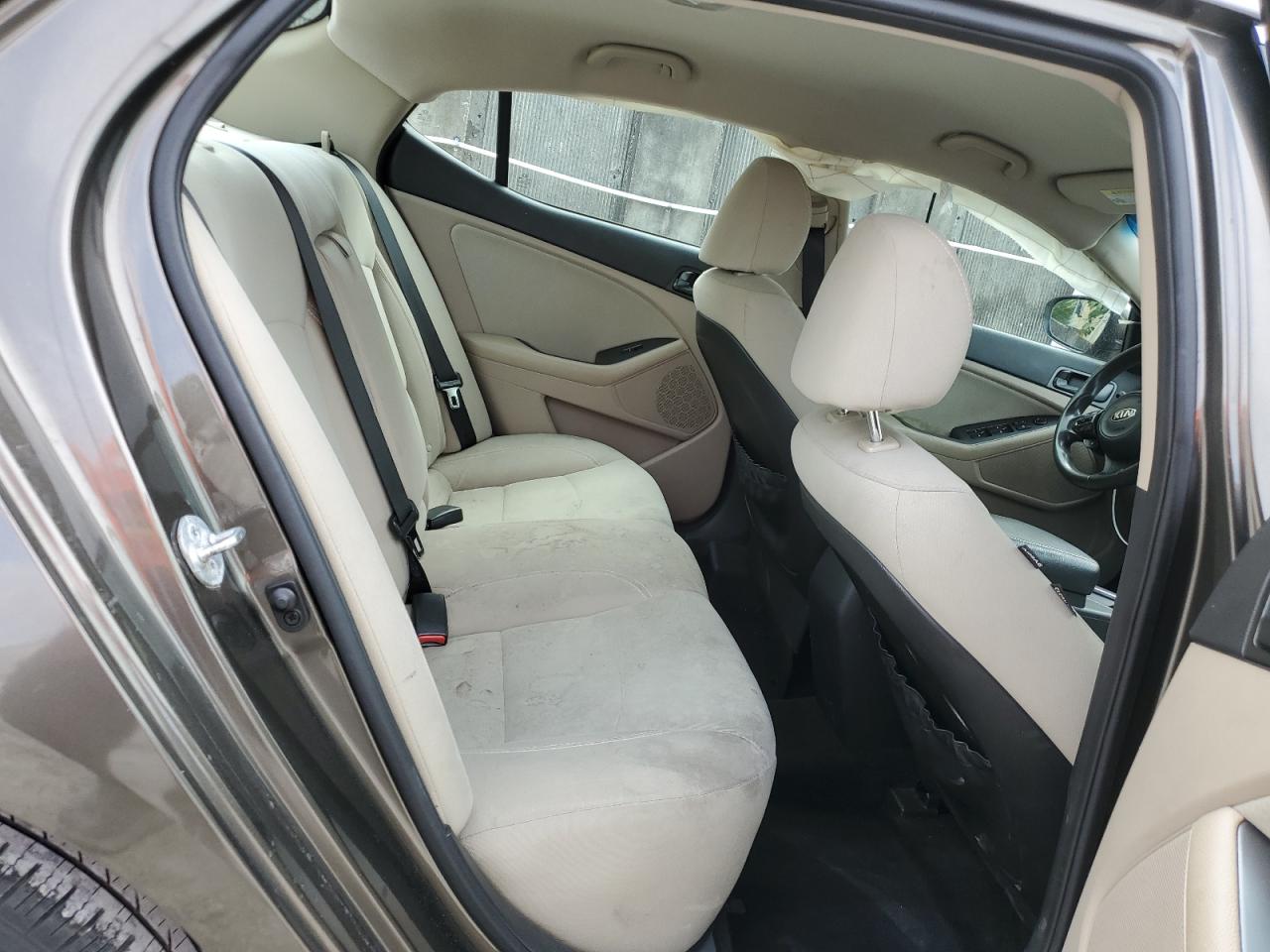 2014 Kia Optima - Image 10