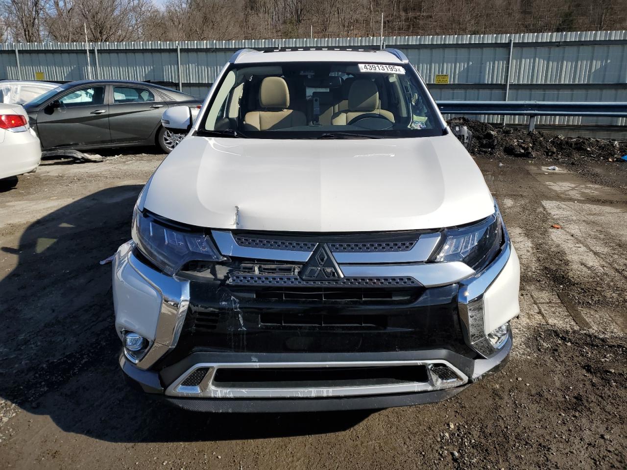 2019 Mitsubishi Outlander - Image 5