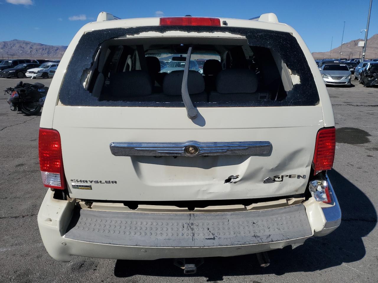 2009 Chrysler Aspen - Image 6