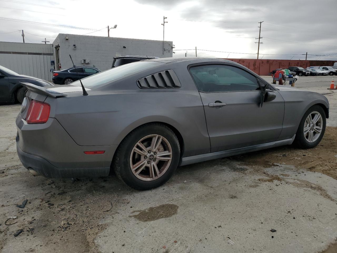 2010 Ford Mustang - Image 3
